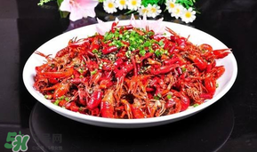 小龍蝦去頭還是不去頭？小龍蝦是吃去頭的好還是不去頭的好？