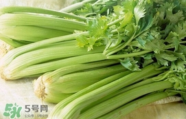 芹菜汁生喝一天幾次？芹菜汁生喝一次喝多少