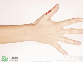 來月經(jīng)想睡覺是咋回事？為什么月經(jīng)期間很困