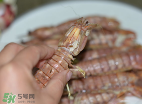 皮皮蝦中間硬的能吃嗎？皮皮蝦中間硬的是什么？