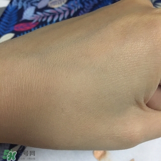 混油敏感肌用什么粉底液？敏感混油皮用的粉底液