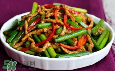 蒜苔炒肉怎么做才好吃？蒜苔炒肉的做法