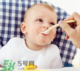 寶寶輔食要加鹽嗎？寶寶輔食能不能加鹽？