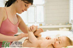嬰兒濕巾哪種好？嬰兒濕巾哪個牌子好？
