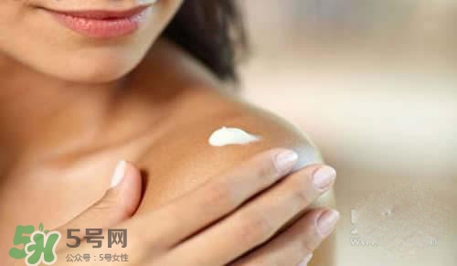 天天洗澡身上還癢是怎么回事？天天洗澡身上還癢怎么辦？