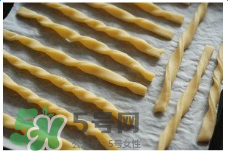 適合寶寶吃的小餅干怎么做？寶寶能吃的小餅干怎么做？