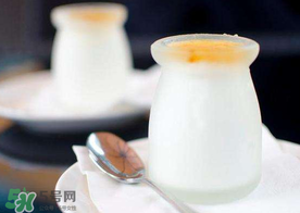 吃蝦爬子能喝酸奶嗎？蝦爬子和酸奶能一起吃嗎？
