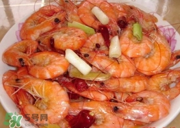 油悶大蝦怎么做？油燜大蝦的做法