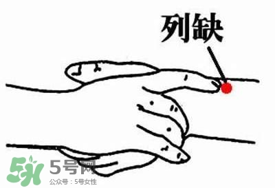 媽媽病毒性感冒需要停止喂奶嗎？媽媽感冒了喂奶需要注意什么？