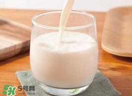 蠶豆和牛奶可以同吃嗎？吃蠶豆可以喝牛奶嗎？