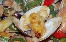 花甲能和白酒一起吃嗎？花甲和白酒在一起會食物中毒嗎？