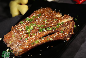 花甲和羊肉能一起吃嗎？羊肉可以和花甲一起吃嗎？