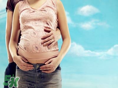 孕婦摸肚子對(duì)胎兒有什么危害嗎？孕婦摸肚子的正確方法？