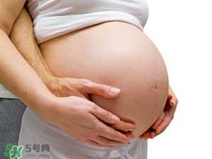 孕婦摸肚子對(duì)胎兒有什么危害嗎？孕婦摸肚子的正確方法？