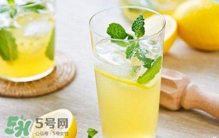 檸檬水什么時候喝最好？檸檬水什么時間喝最好