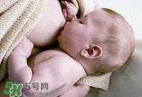 哺乳期奶水時多時少是什么原因？哺乳期奶水時多時少怎么辦？