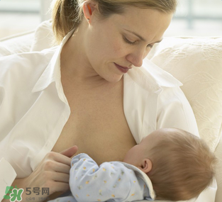 哺乳期奶水時多時少是什么原因？哺乳期奶水時多時少怎么辦？