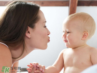 哺乳期媽媽用護(hù)膚品對寶寶有影響嗎？哺乳期能不能用護(hù)膚品？