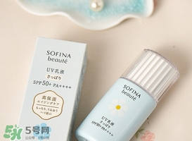 蘇菲娜藍(lán)小花和白小花哪個(gè)好？sofina蘇菲娜藍(lán)小花和白小花對(duì)比