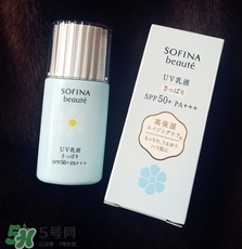 蘇菲娜藍(lán)小花和白小花哪個(gè)好？sofina蘇菲娜藍(lán)小花和白小花對(duì)比
