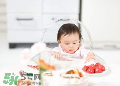 寶寶可以吃小龍蝦嗎？多大的寶寶可以吃小龍蝦呢？