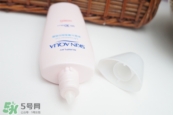 曼秀雷敦新碧防曬霜怎么樣？新碧防曬霜好用嗎