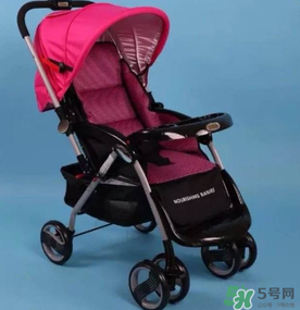 嬰兒車三輪好還是四輪好？嬰兒車三輪和四輪的區(qū)別