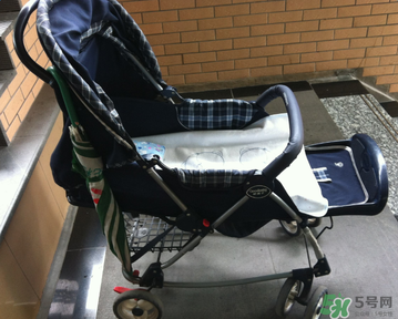 好孩子嬰兒車怎么放平？好孩子嬰兒車如何調(diào)節(jié)放平？