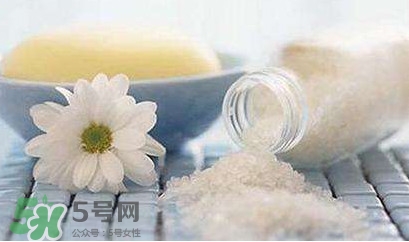 食用鹽可以洗臉嗎？用食用鹽洗臉好嗎？