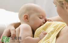 寶寶溢奶怎么辦？寶寶溢奶怎么做？