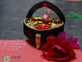 母親節(jié)要不要給男朋友媽媽買禮物？母親節(jié)送男友媽媽禮物
