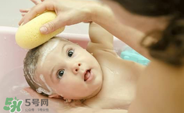 嬰兒洗頭怎么洗？嬰兒洗頭注意事項