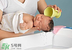 嬰兒洗頭怎么洗？嬰兒洗頭注意事項