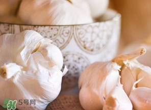 新鮮蒜頭怎么保存？蒜頭怎么保存不發(fā)芽