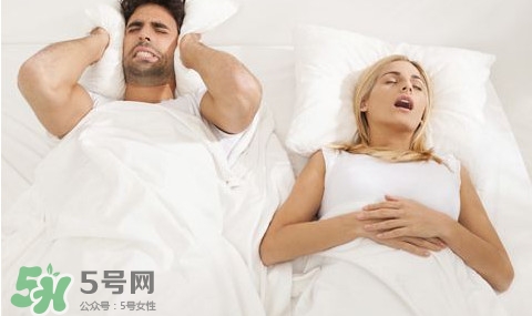 女人打鼾是什么原因？女人睡覺打鼾的原因