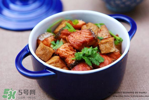 三文魚煮多久？寶寶吃三文魚煮多久熟？