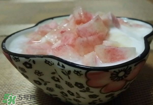 油桃和牛奶能一起吃嗎？喝完牛奶能吃油桃嗎？