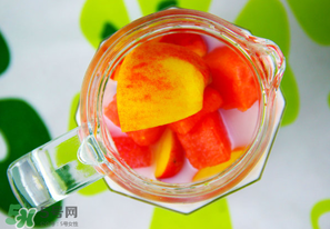 油桃和牛奶能一起吃嗎？喝完牛奶能吃油桃嗎？