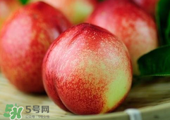 吃油桃需要削皮嗎？吃油桃剝皮吃還是不剝？