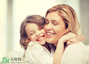 2017年母親節(jié)送什么口紅？2017年送媽媽口紅什么顏色好？