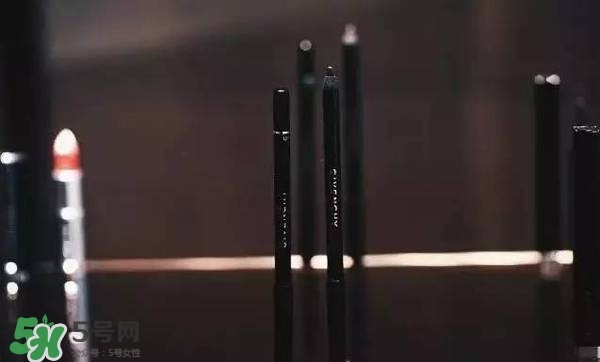 紀(jì)梵希紫黑色變色唇蜜怎么樣？紀(jì)梵希紫黑變色唇蜜多少錢