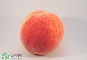 ?桃子發(fā)霉了還可以吃嗎？吃了發(fā)霉的桃子怎么辦？