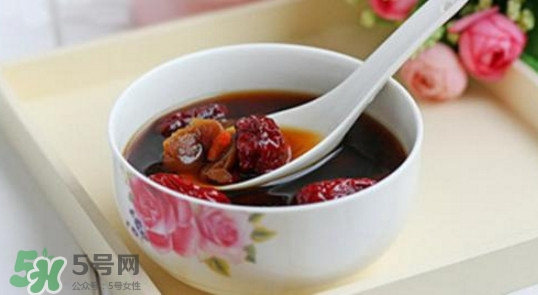 月經(jīng)期間喝紅糖水好嗎？女性月經(jīng)期喝紅糖水好嗎