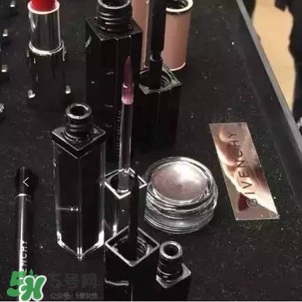 紀(jì)梵希紫黑色變色唇蜜怎么樣？紀(jì)梵希紫黑變色唇蜜多少錢