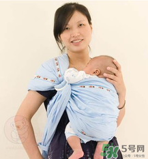 背巾適合多大的寶寶？背巾寶寶多大可以用？