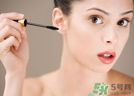 孕婦能抹護(hù)膚品嗎？孕婦能化妝嗎？