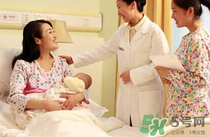 夏天坐月子可以吹風(fēng)扇嗎？夏天風(fēng)扇能不能給產(chǎn)婦用？