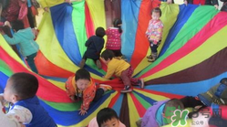 餃子在幼兒園玩的游戲叫什么？彩虹傘的捕魚游戲怎么玩？