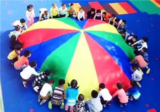 餃子在幼兒園玩的游戲叫什么？彩虹傘的捕魚游戲怎么玩？