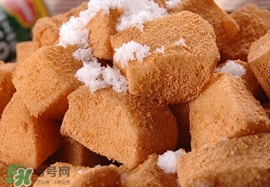 打糕和驢打滾是一樣的嗎？打糕是什么做的